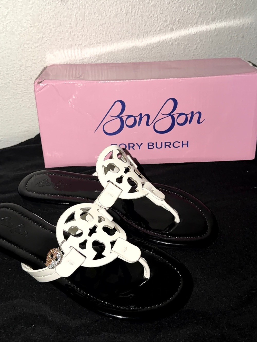 Tory Burch X Bon Bon White And Black Leather Miller Sandals Cola
